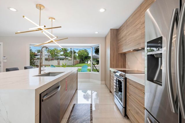 2112 NE 32nd Avenue, Fort Lauderdale, FL 33305