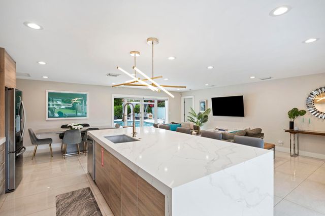 2112 NE 32nd Avenue, Fort Lauderdale, FL 33305