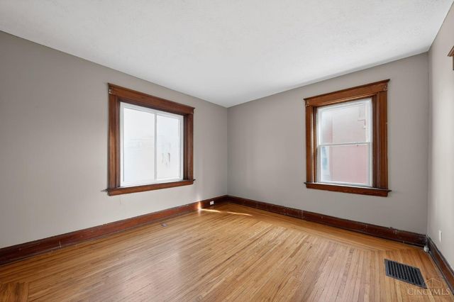 2525 Homestead Place, Cincinnati, OH 45211