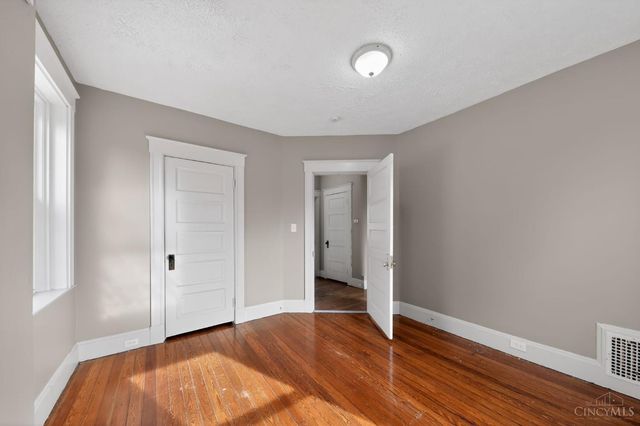 2525 Homestead Place, Cincinnati, OH 45211