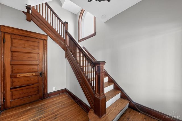 2525 Homestead Place, Cincinnati, OH 45211