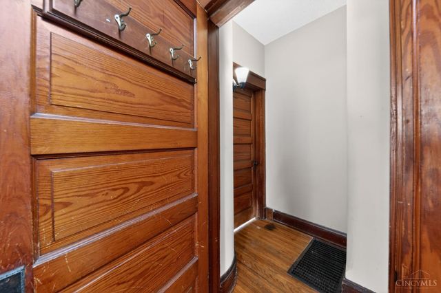 2525 Homestead Place, Cincinnati, OH 45211