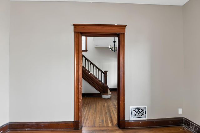 2525 Homestead Place, Cincinnati, OH 45211