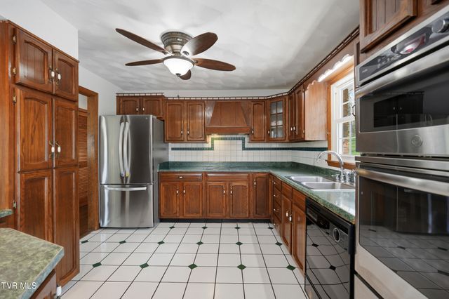 64 Dye Drive, Lebanon, VA 24266