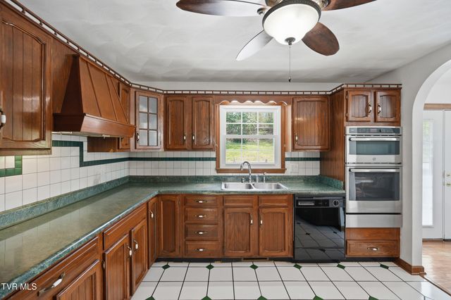 64 Dye Drive, Lebanon, VA 24266