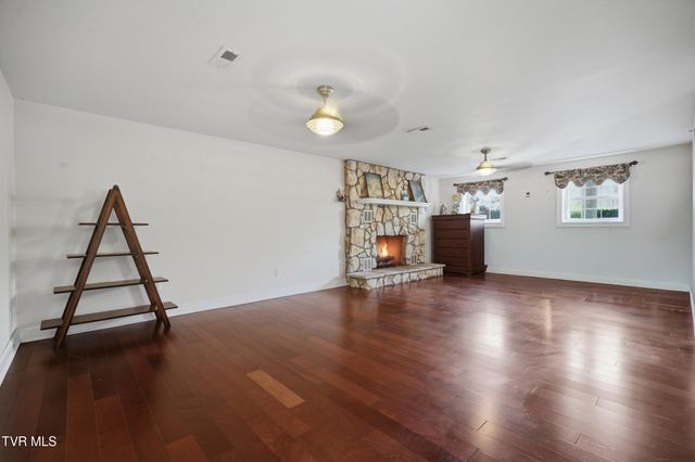 64 Dye Drive, Lebanon, VA 24266
