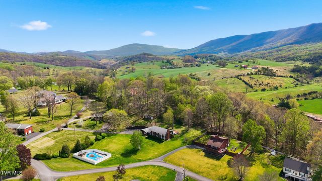 64 Dye Drive, Lebanon, VA 24266