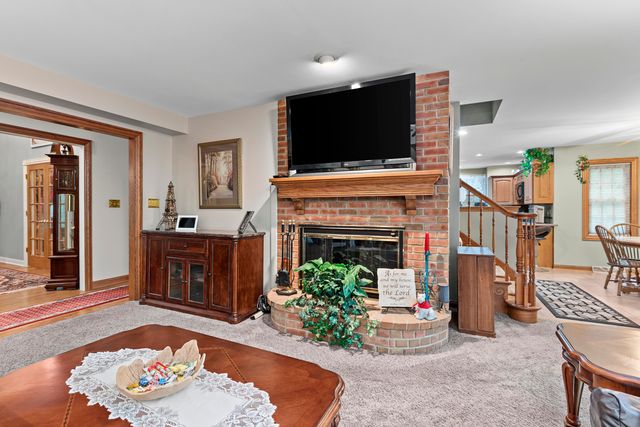 11458 Burr Street, Crown Point, IN 46307