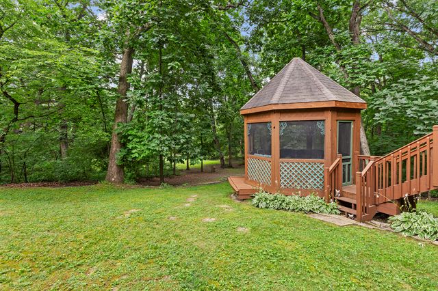 11458 Burr Street, Crown Point, IN 46307