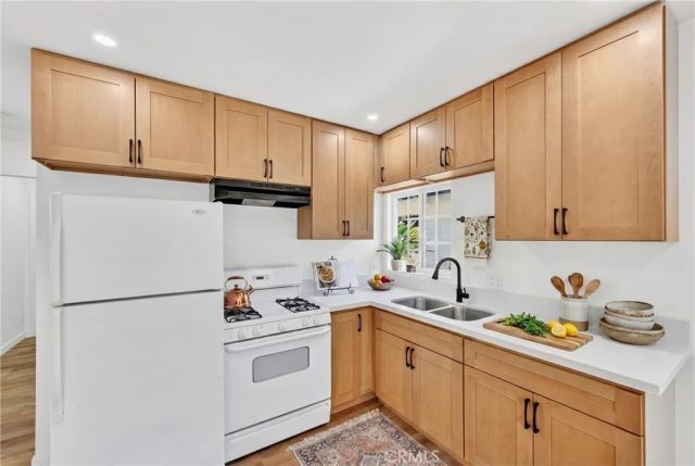 1031 N Fickett, Los Angeles, CA 90033