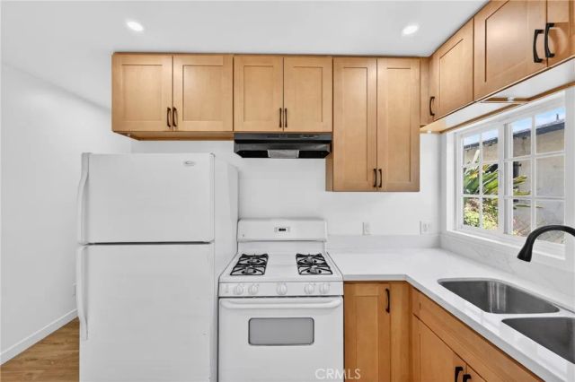 1031 N Fickett, Los Angeles, CA 90033
