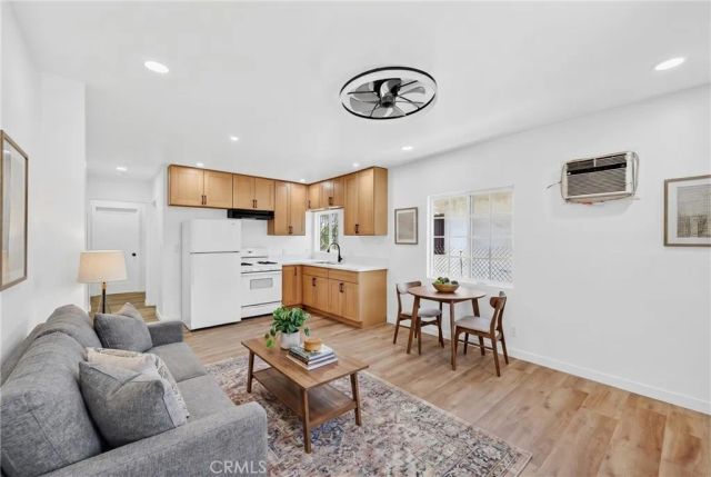 1031 N Fickett, Los Angeles, CA 90033