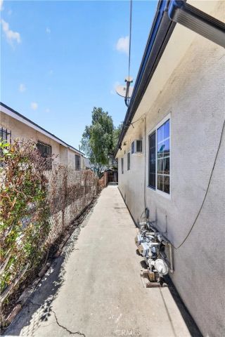 1031 N Fickett, Los Angeles, CA 90033