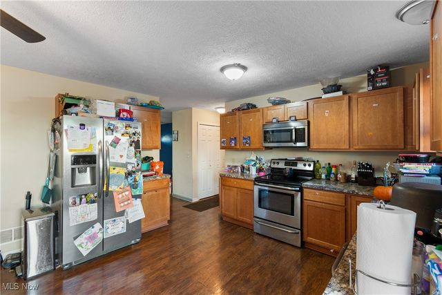 1860 Issaquah Street, Cuyahoga Falls, OH 44221