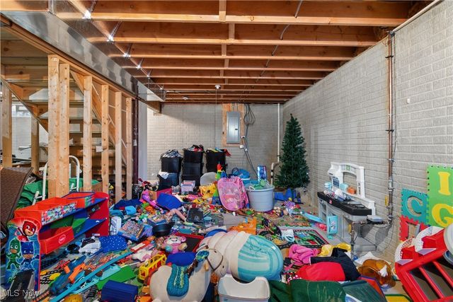 1860 Issaquah Street, Cuyahoga Falls, OH 44221