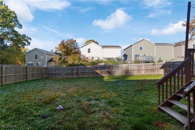 1860 Issaquah Street, Cuyahoga Falls, OH 44221