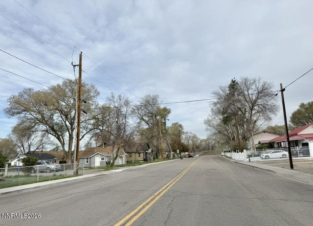 459 S 9th Street, Elko, NV 89801