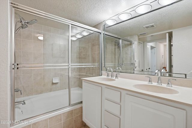 202 LAGUNA VILLAS Boulevard B24, Jacksonville Beach, FL 32250