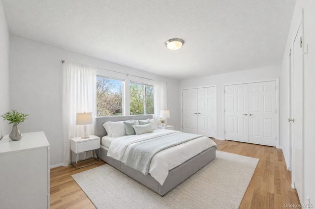 1006 Chelsea Cove S, Hopewell Junction, NY 12533