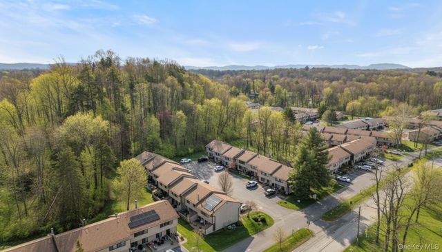 1006 Chelsea Cove S, Hopewell Junction, NY 12533