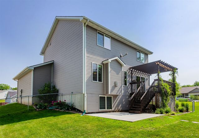 1707 Apple Lane, Indianola, IA 50125