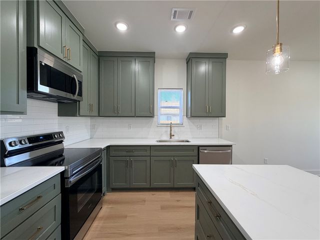 1308 W Beech Drive, Rogers, AR 72756