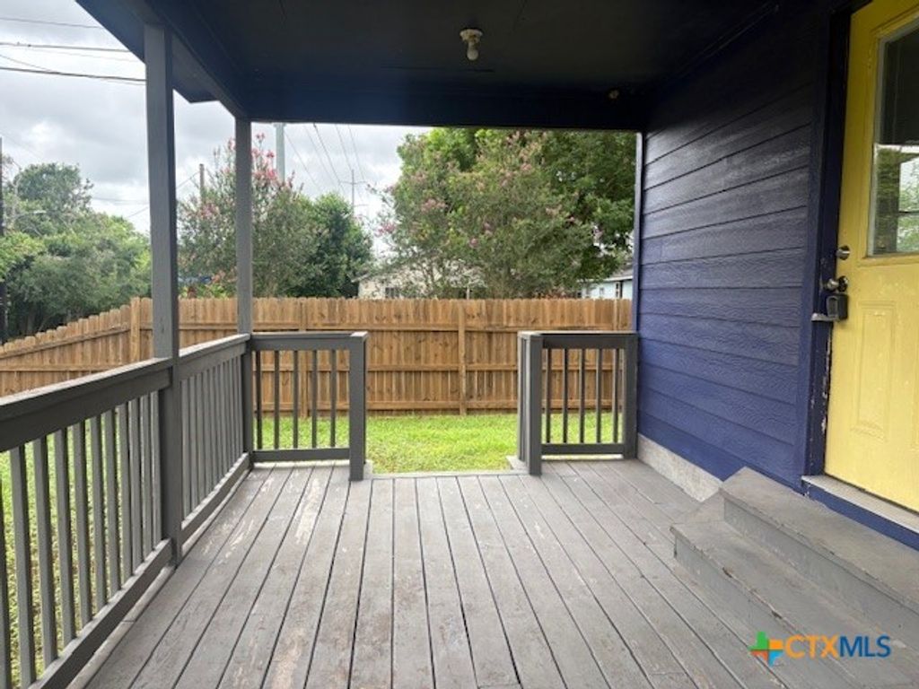 Image 12 of property listing at 1017 W Nueces Street, Victoria, TX 77901