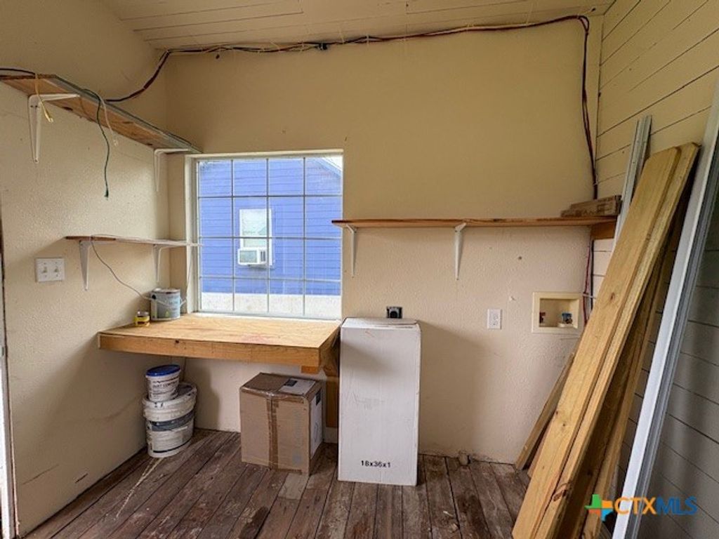 Image 18 of property listing at 1017 W Nueces Street, Victoria, TX 77901
