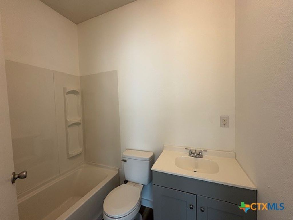 Image 23 of property listing at 1017 W Nueces Street, Victoria, TX 77901