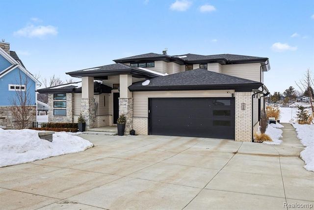 7020 Driftwood Drive, Fenton, MI 48430