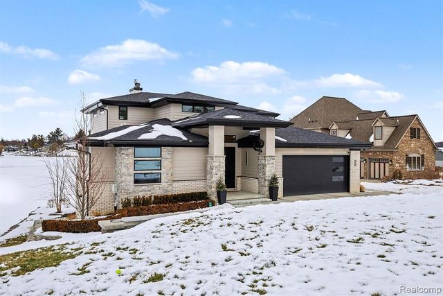 7020 Driftwood Drive, Fenton, MI 48430