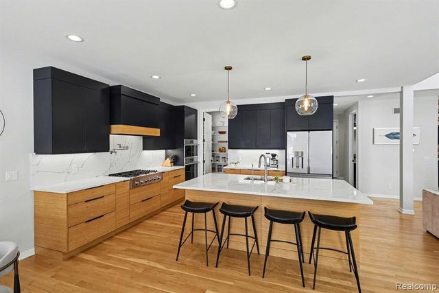 7020 Driftwood Drive, Fenton, MI 48430