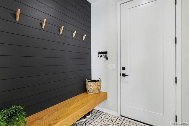 7020 Driftwood Drive, Fenton, MI 48430