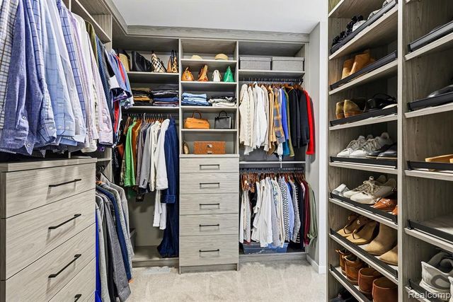 7020 Driftwood Drive, Fenton, MI 48430