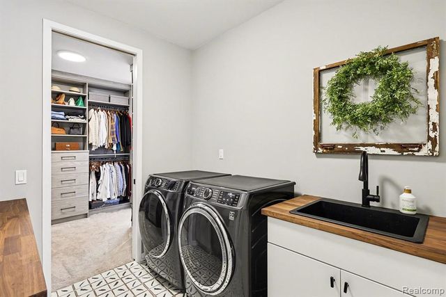 7020 Driftwood Drive, Fenton, MI 48430