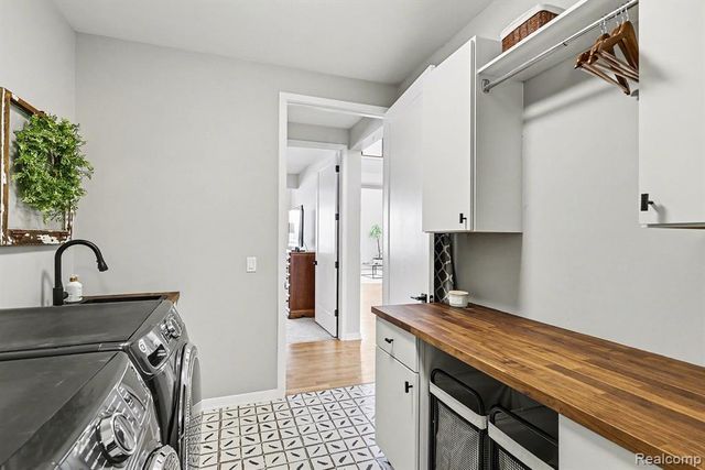 7020 Driftwood Drive, Fenton, MI 48430