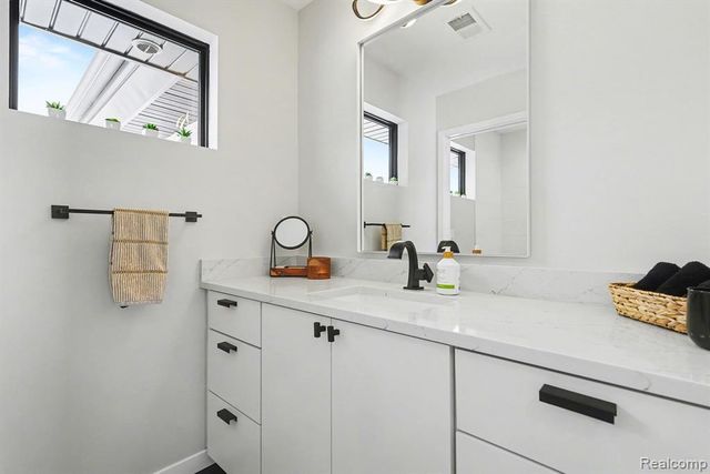 7020 Driftwood Drive, Fenton, MI 48430