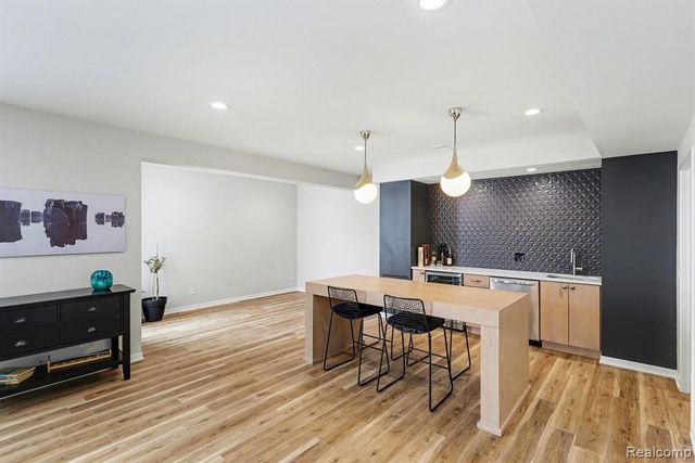 7020 Driftwood Drive, Fenton, MI 48430