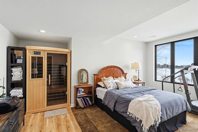 7020 Driftwood Drive, Fenton, MI 48430