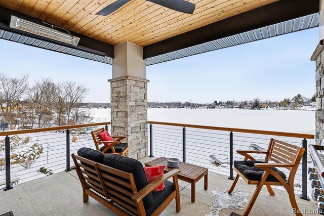 7020 Driftwood Drive, Fenton, MI 48430