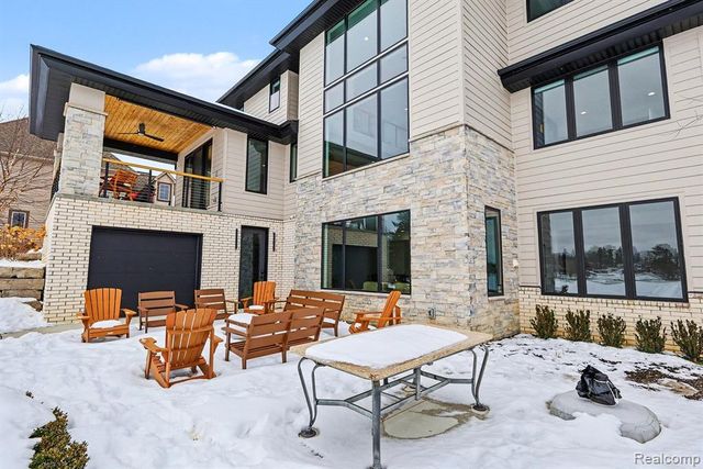 7020 Driftwood Drive, Fenton, MI 48430