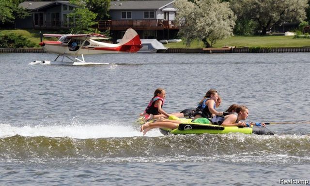 7020 Driftwood Drive, Fenton, MI 48430