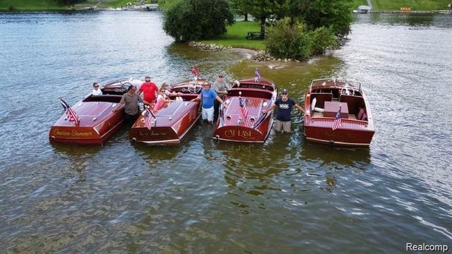 7020 Driftwood Drive, Fenton, MI 48430