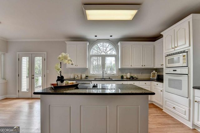 1810 Sunset Harbour Pointe, Lawrenceville, GA 30043