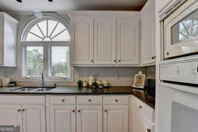 1810 Sunset Harbour Pointe, Lawrenceville, GA 30043