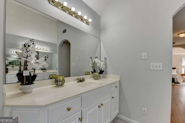 1810 Sunset Harbour Pointe, Lawrenceville, GA 30043