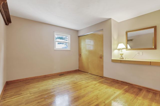 3832 Fallsburg Road NE, Newark, OH 43055