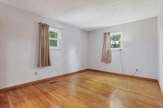 3832 Fallsburg Road NE, Newark, OH 43055