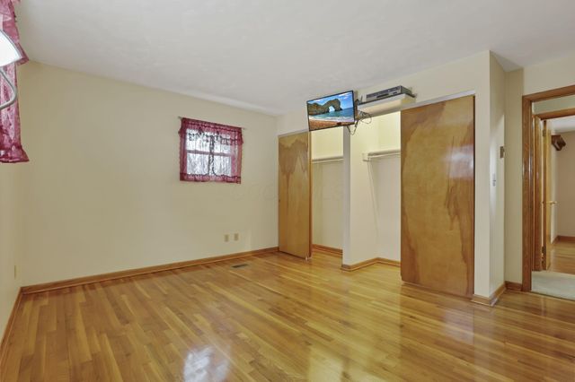 3832 Fallsburg Road NE, Newark, OH 43055