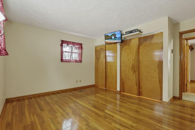 3832 Fallsburg Road NE, Newark, OH 43055